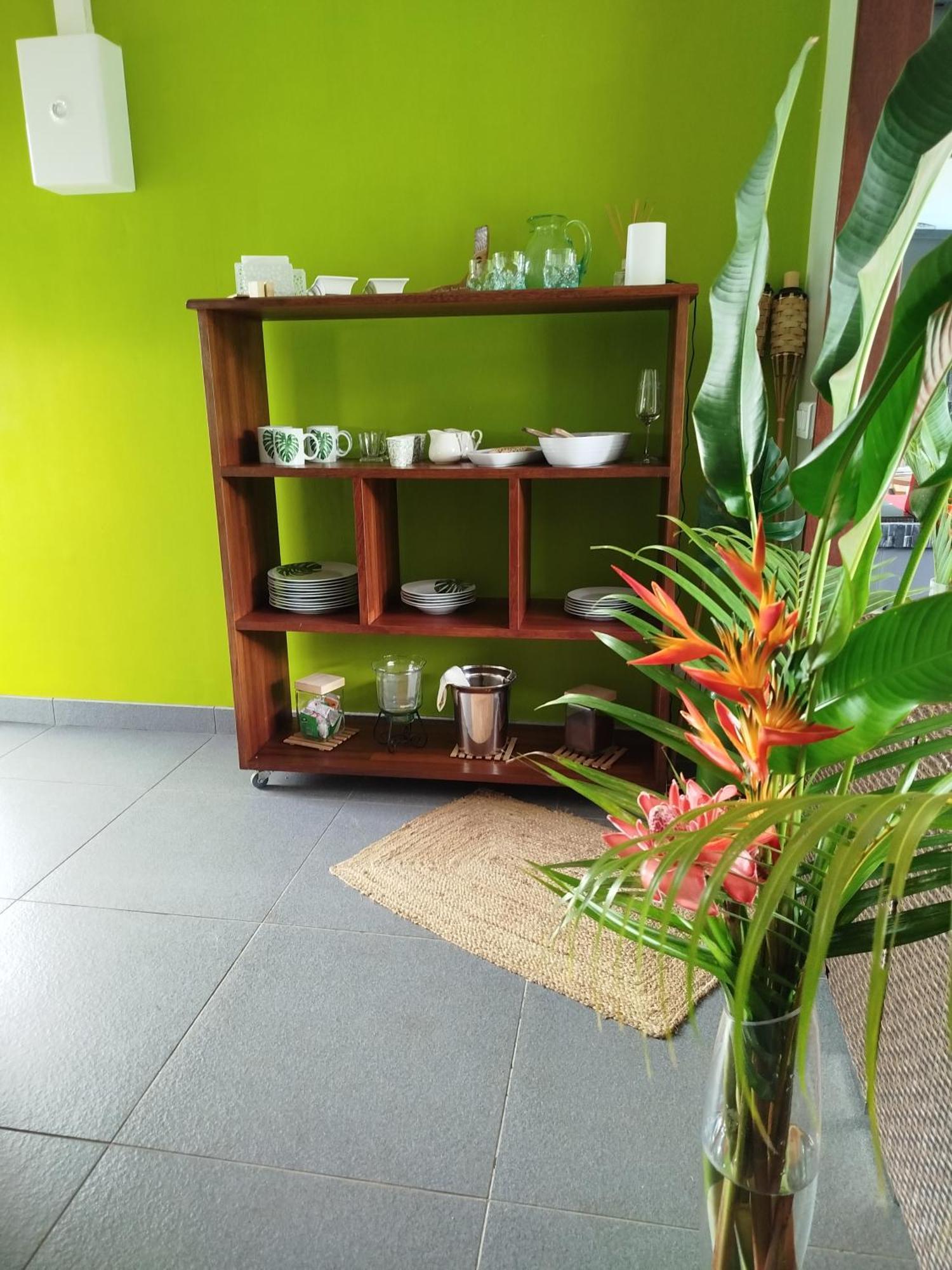 Natura Om Teahupoo Surf Lodge Toanoano Exterior foto